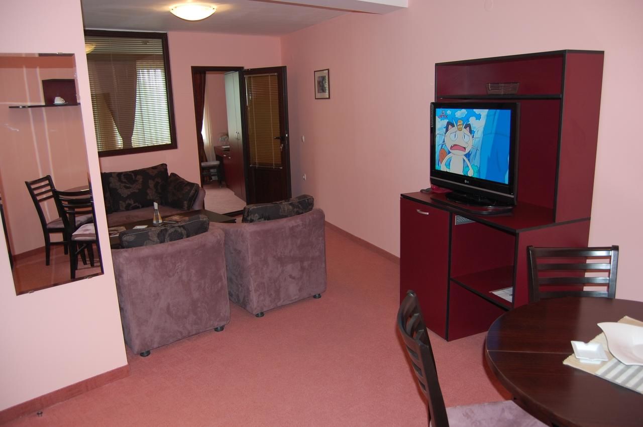 Отель Family Hotel Familia Трявна-31